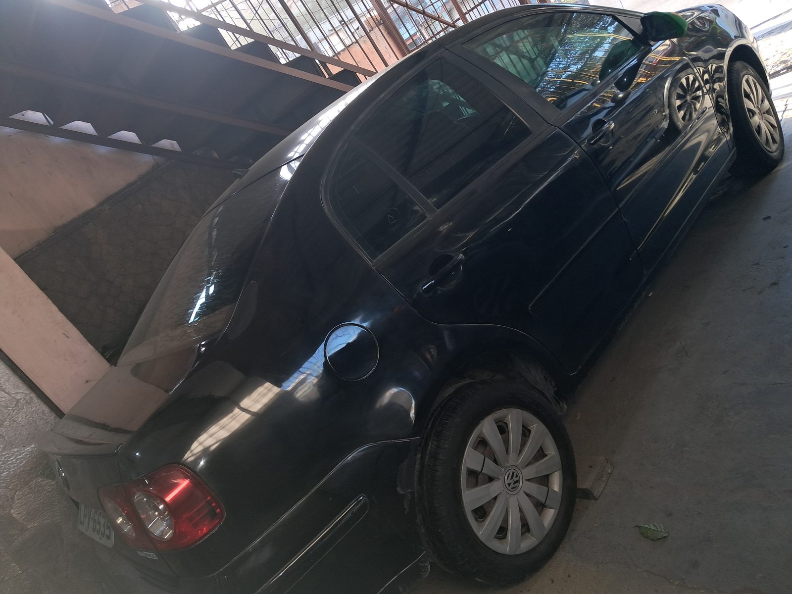 Foto 1 de 2 do VW - VolksWagen Polo Sedan 1.6 Mi Total Flex 8V 4p 2012